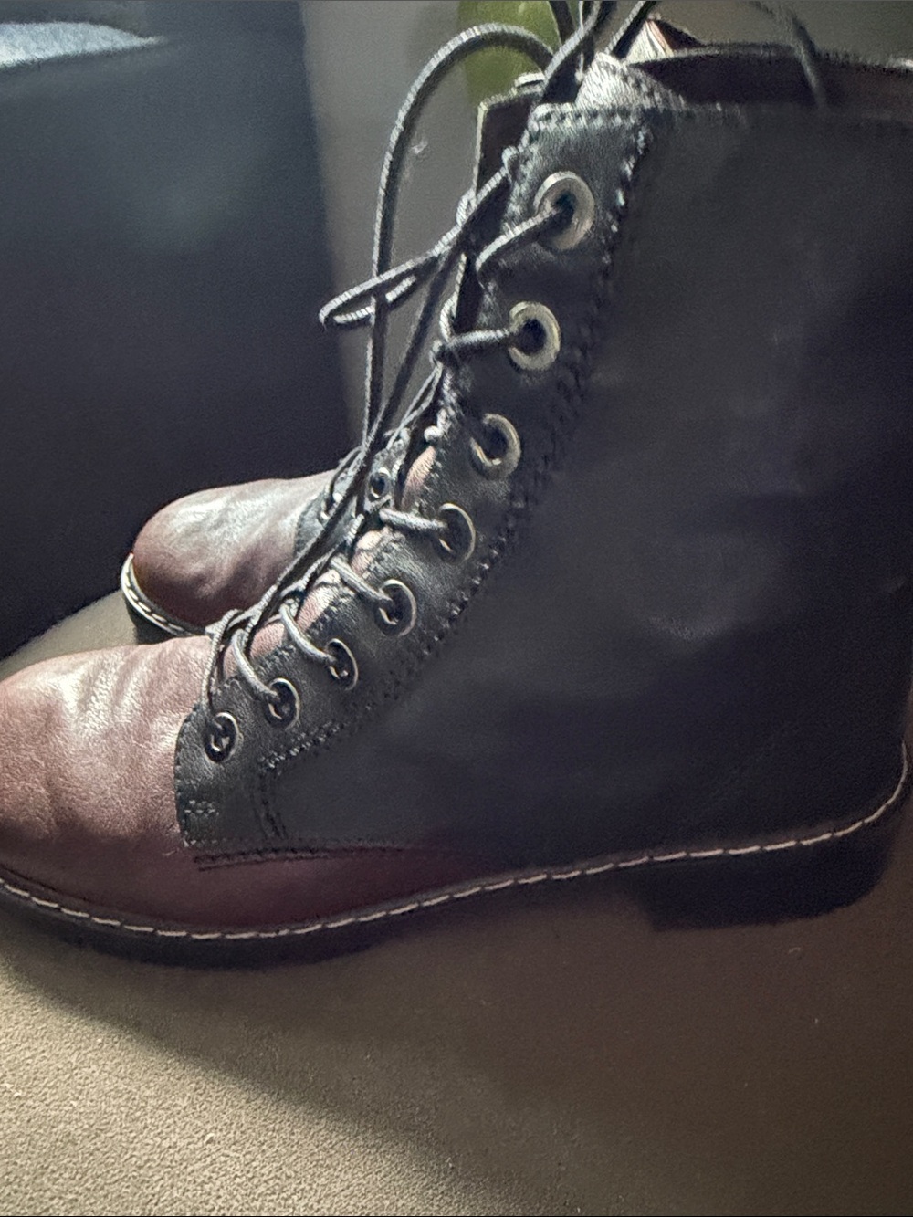 Vintage Stuart Weitzman Black & Brown Combat Leather Lace-Up Boots Womens 9 - Picture 4 of 11